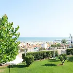 Jesolo Sea Front Garden Apartment