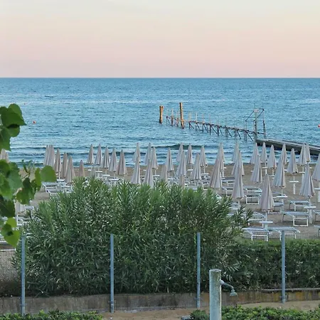 Ferienhaus Sea Front Garden *